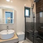Kiki, Kiotari Villa *